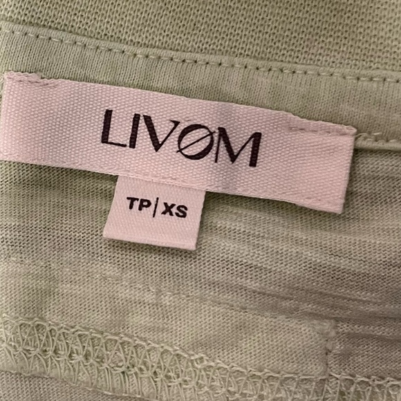 Livom cropped T-shirt – Size XS💚 - Picture 2 of 7